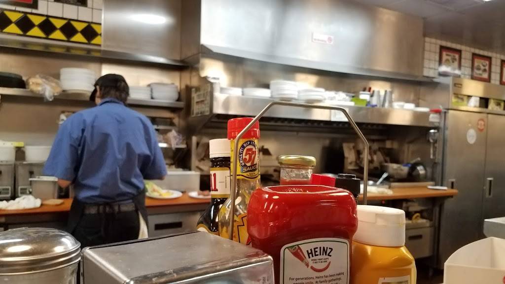 Waffle House | meal takeaway | 1420 Red Bud Rd NE, Calhoun, GA 30701, USA | 7066250469 OR +1 706-625-0469