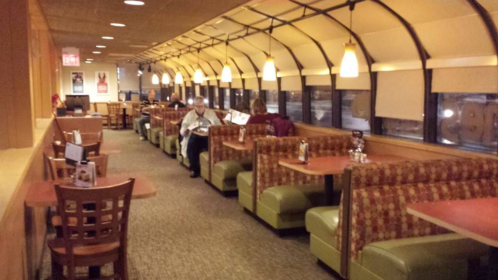 Bakers Square Restaurant & Bakery | restaurant | 7131 N Western Ave, Chicago, IL 60645, USA | 7737647898 OR +1 773-764-7898