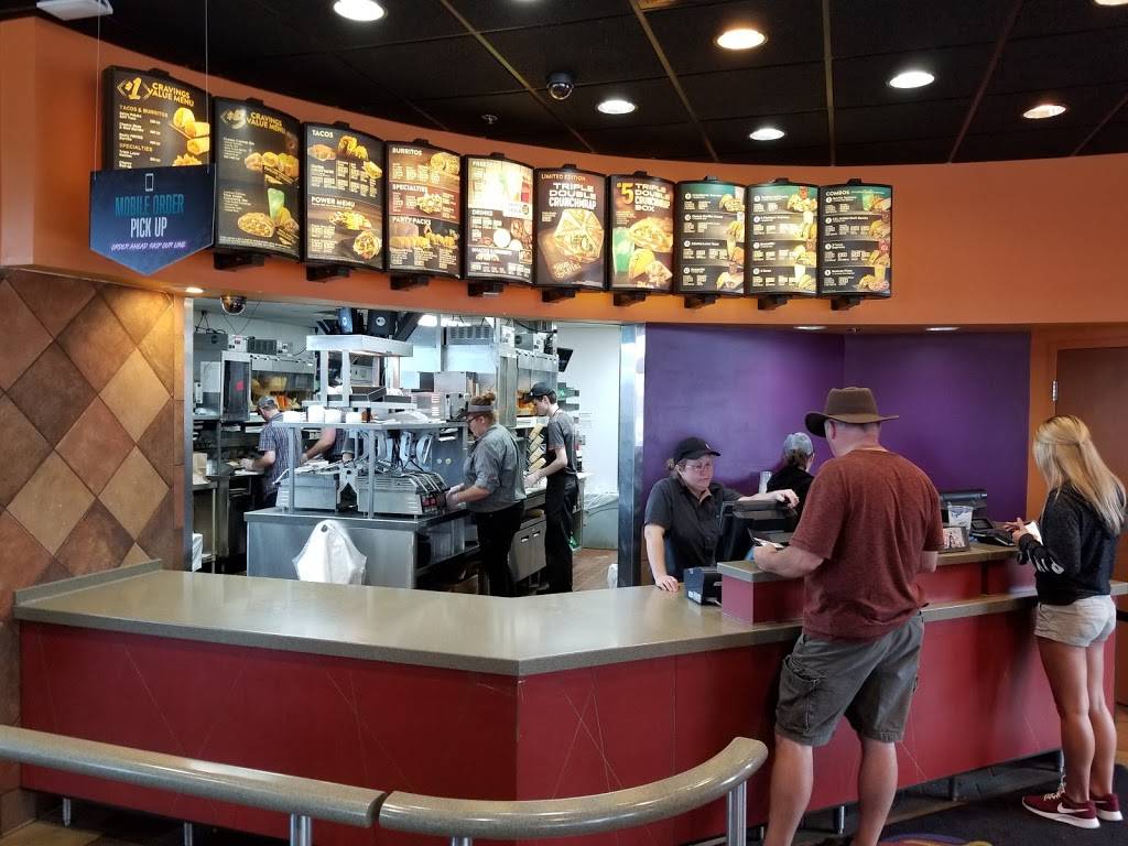 Taco Bell | meal takeaway | 1352 W Main St, Gaylord, MI 49735, USA | 9897328919 OR +1 989-732-8919
