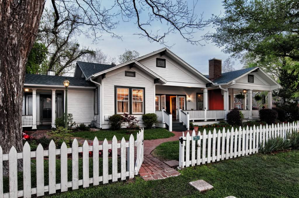 Carriage House Bed & Breakfast | restaurant | 401 N Polk St, Jefferson, TX 75657, USA | 9036659511 OR +1 903-665-9511