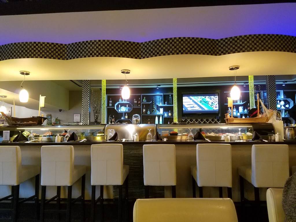 Woow Sushi | restaurant | 780 S Randall Rd, Algonquin, IL 60102, USA | 8474585211 OR +1 847-458-5211