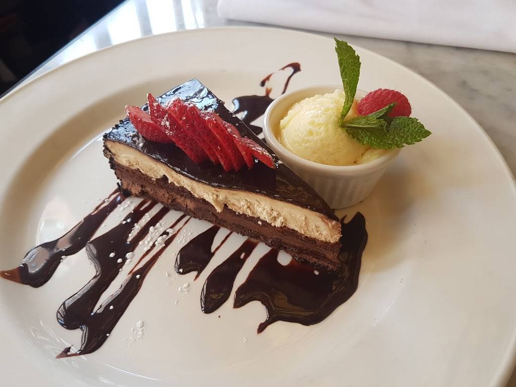 Serafina Fabulous Pizza | restaurant | 1022 Madison Ave, New York, NY 10075, USA | 2127342676 OR +1 212-734-2676