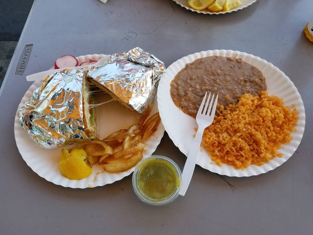 Taqueria Elvias | restaurant | 441 S Center St, Turlock, CA 95380, USA | 2096260654 OR +1 209-626-0654