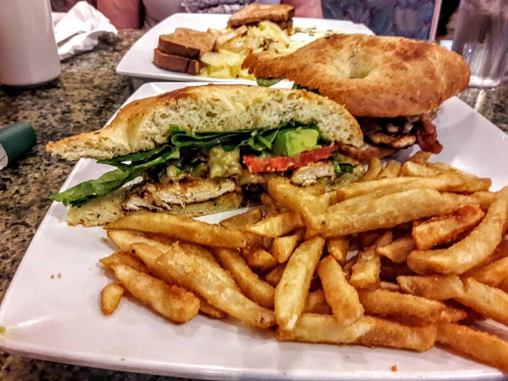 Central Park Family Restaurant | restaurant | 7657 FL-54, New Port Richey, FL 34653, USA | 7273767402 OR +1 727-376-7402