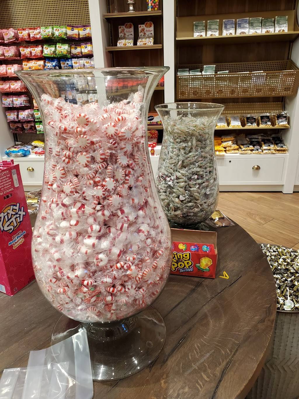 The Candy Emporium at Union Station Soda Fountain | restaurant | 201 S 18th St, St. Louis, MO 63103, USA | 3149233939 OR +1 314-923-3939