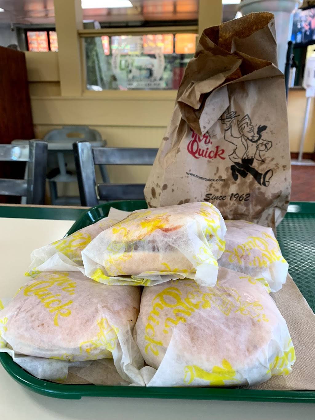 Mr Quick Drive-In | restaurant | 650 Whitehall Rd, Muskegon, MI 49445, USA | 2317444592 OR +1 231-744-4592