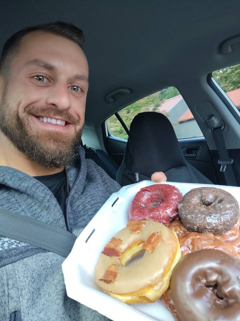 BuckN Good Donuts | restaurant | 6625 Maynardville Pike, Knoxville, TN 37918, USA | 8653774011 OR +1 865-377-4011