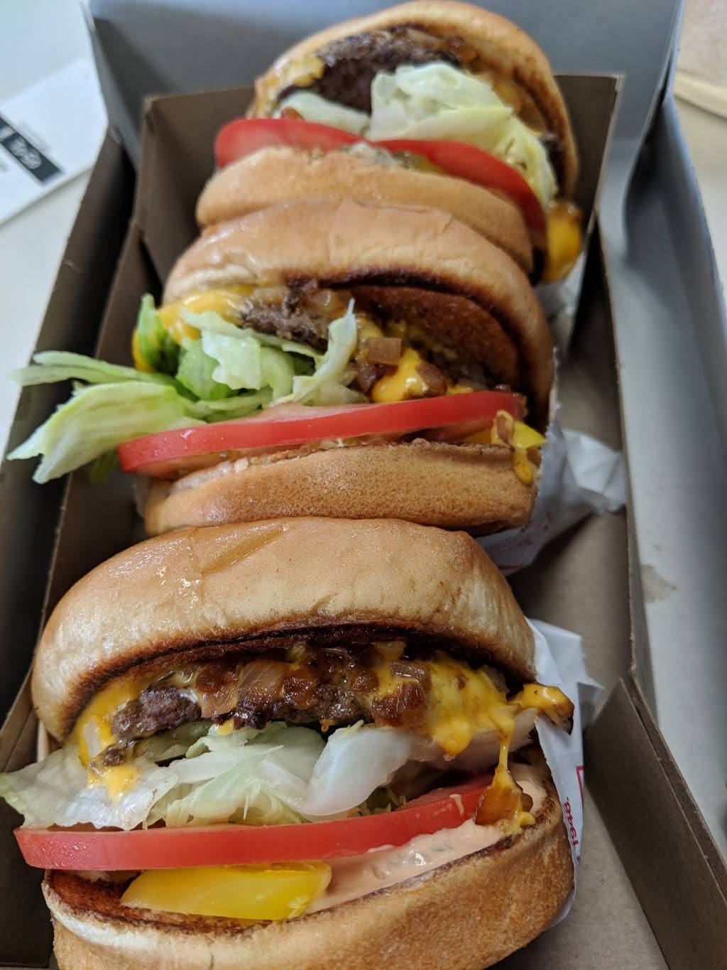 In-N-Out Burger | restaurant | 1371 Grand Ave, Covina, CA 91724, USA | 8007861000 OR +1 800-786-1000