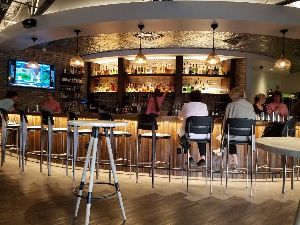 District Table & Bar | restaurant | 4665 SE Dixie Hwy, Stuart, FL 34997, USA | 7723248357 OR +1 772-324-8357