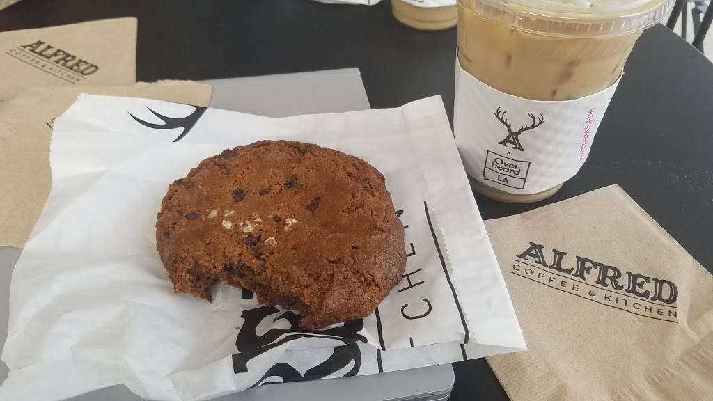 Alfred Coffee Studio City | cafe | 12077 Ventura Pl, Studio City, CA 91604, USA | 8188568005 OR +1 818-856-8005