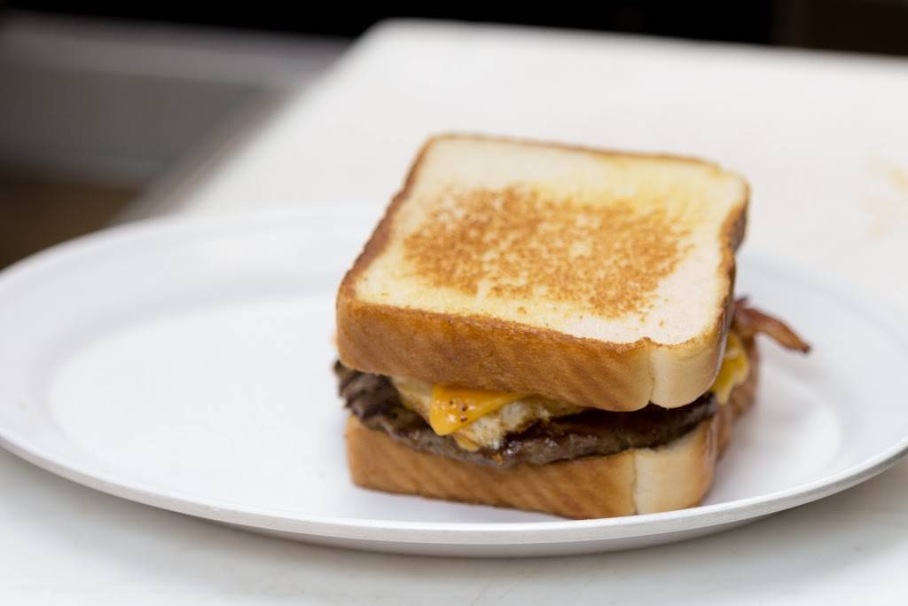 Remington Grill Burgers & BBQ | restaurant | 309 S Bickett Blvd, Louisburg, NC 27549, USA | 9194967005 OR +1 919-496-7005