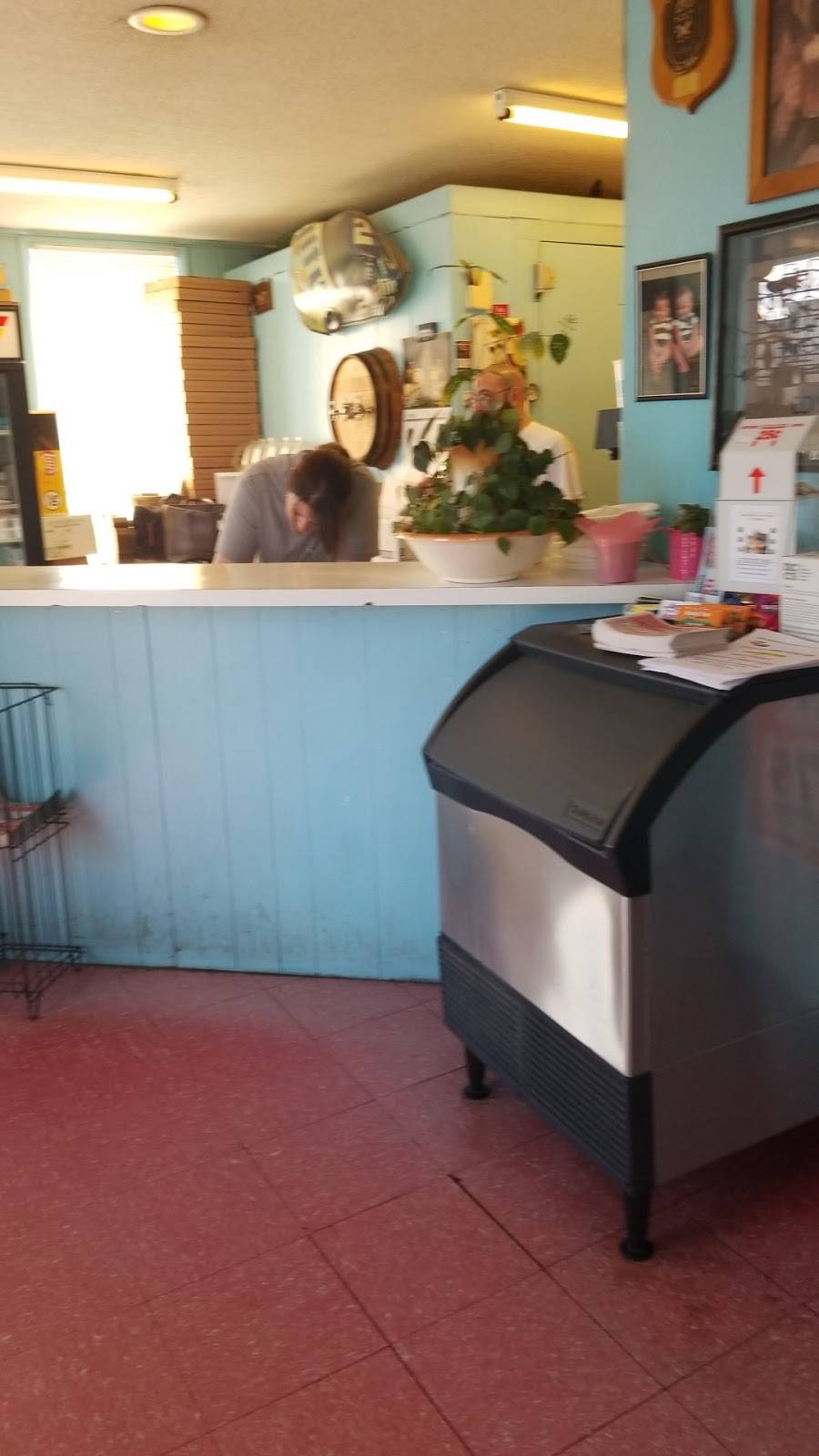 Eds Pizza Parlor | restaurant | Volunteeür, 1395 Volunteer Pkwy #4, Bristol, TN 37620, USA | 4236522999 OR +1 423-652-2999