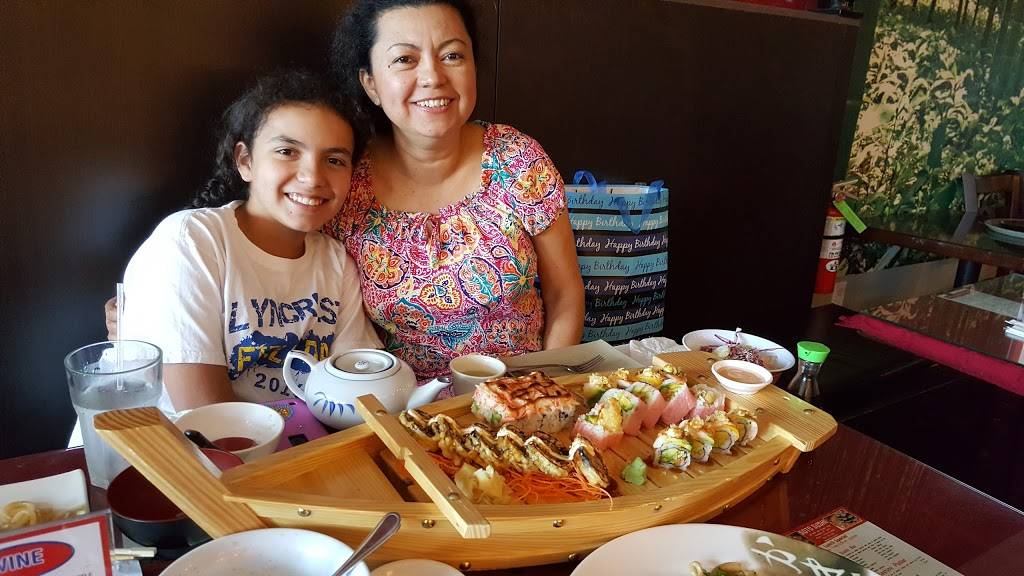 Soto Sushi | restaurant | 188 W Old Country Rd, Hicksville, NY 11801, USA | 5165131809 OR +1 516-513-1809