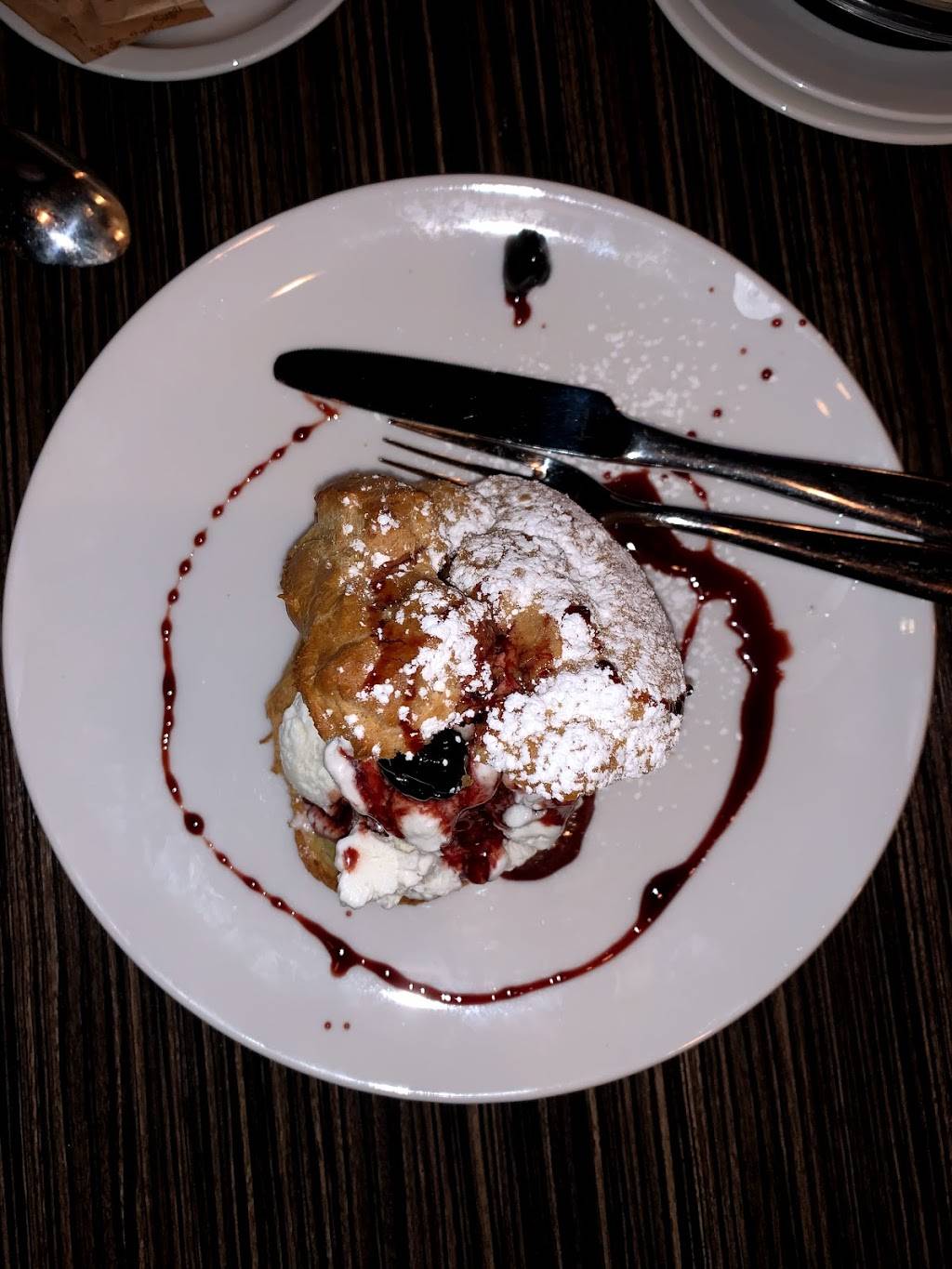 Ombretta Cucina + Vino | restaurant | 121 Lakeshore Rd W, Mississauga, ON L5H 1E9, Canada | 9052712017 OR +1 905-271-2017