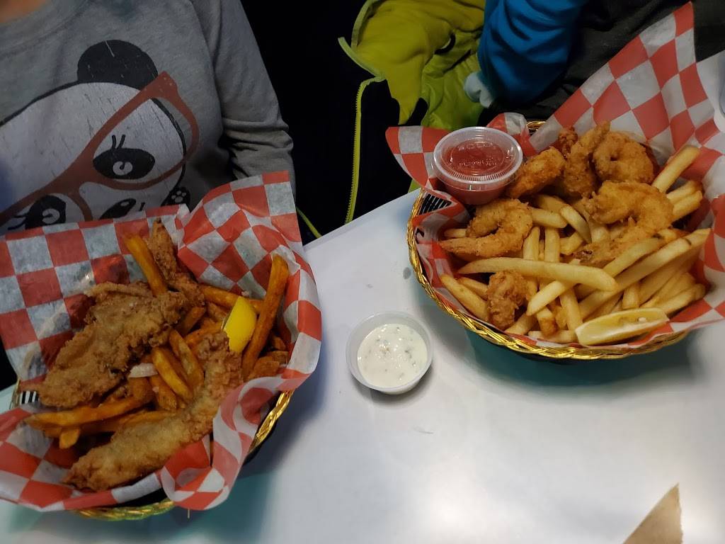 Crab Town | restaurant | 2380 Dixwell Ave, Hamden, CT 06514, USA | 2032885328 OR +1 203-288-5328