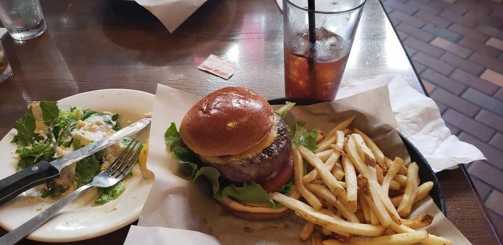 TGI Fridays | restaurant | 1713 N Market St, Dallas, TX 75202, USA | 2147442936 OR +1 214-744-2936