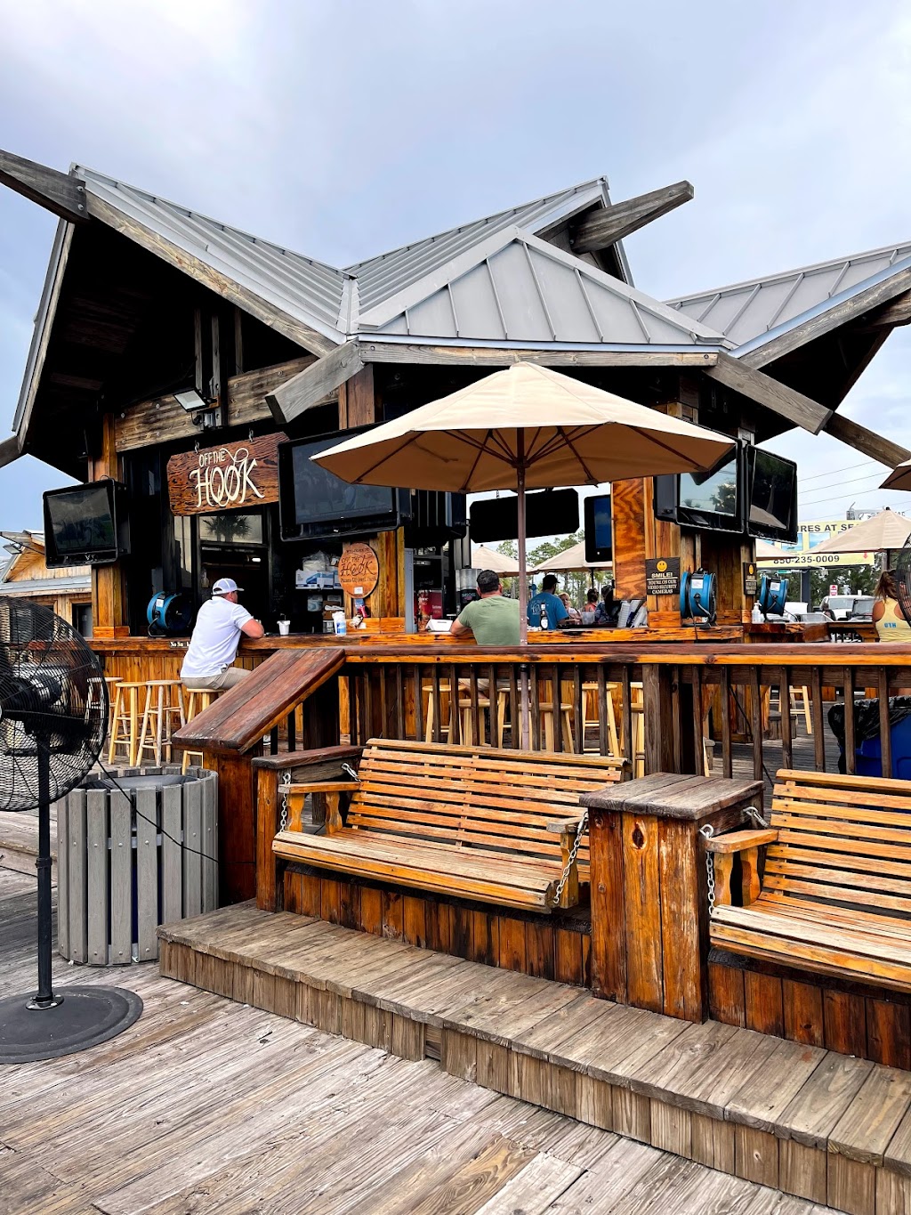 Off the Hook Bar and Grill | restaurant | 5711 N Lagoon Dr, Panama City Beach, FL 32408, USA | 8502388832 OR +1 850-238-8832