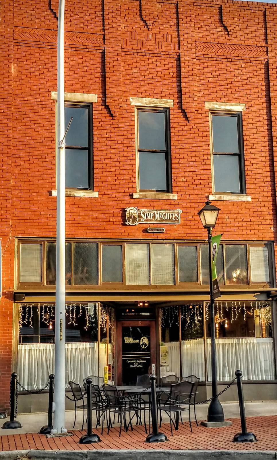 Simp McGhees | restaurant | 725 Bank St, Decatur, AL 35601, USA | 2563536284 OR +1 256-353-6284