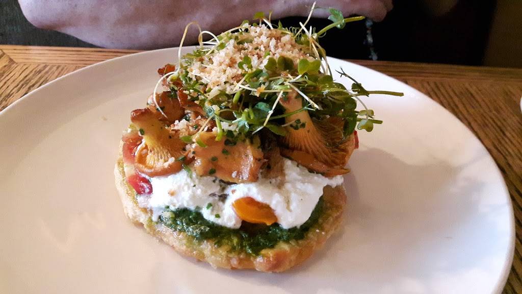 Wellington Gastropub | restaurant | 1325 Wellington St W, Ottawa, ON K1Y 3B6, Canada | 6137291315 OR +1 613-729-1315