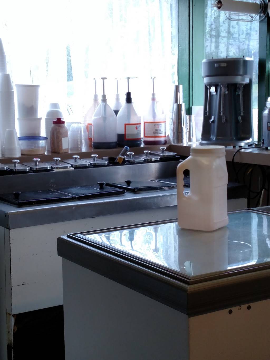 Valley Drive In | restaurant | 41582 OH-39, Wellsville, OH 43968, USA | 3305323223 OR +1 330-532-3223