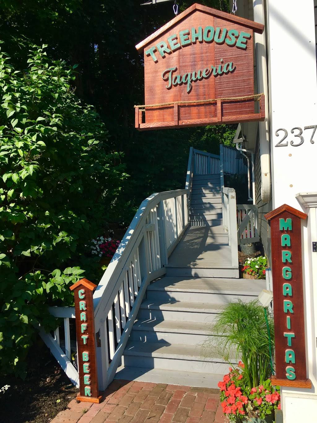 Treehouse Taqueria | restaurant | 237 Main St, Ogunquit, ME 03907, USA | 2076467580 OR +1 207-646-7580