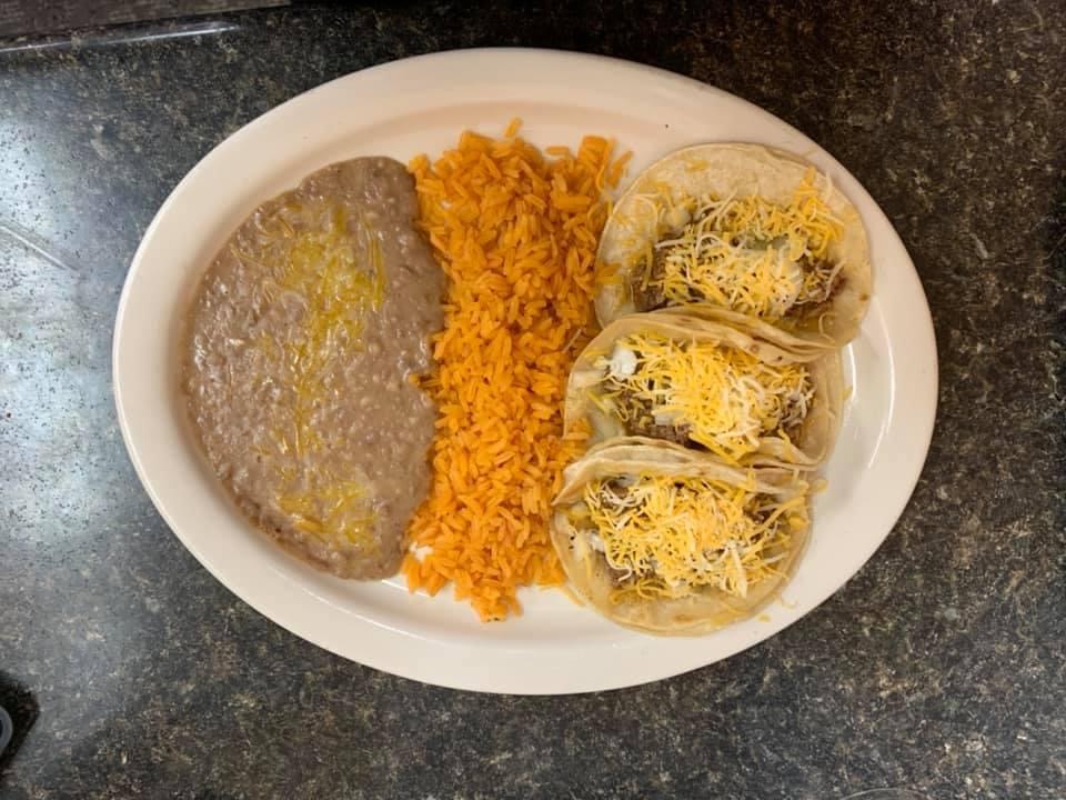 El Rinconsito | restaurant | 200 E 2nd Ave, Flandreau, SD 57028, USA | 6055346096 OR +1 605-534-6096