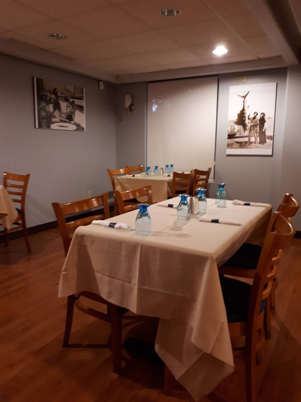 Dockside On The Cove | restaurant | 466 Tisdelle Dr, Tilbury, ON N0P 2L0, Canada | 5196823000 OR +1 519-682-3000