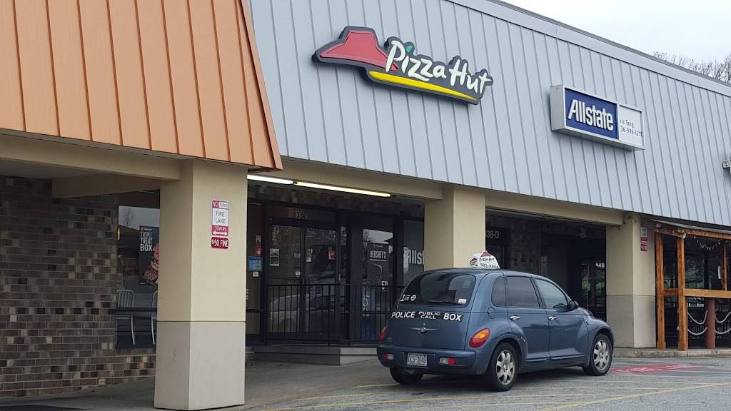 Pizza Hut | restaurant | S Main St, Kernersville, NC 27284, USA | 3369938866 OR +1 336-993-8866