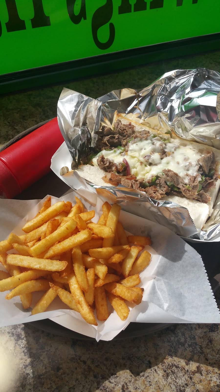 Atinos Pizza | restaurant | 570 West Roosevelt Road, Chicago, IL 60607, USA | 3129940800 OR +1 312-994-0800