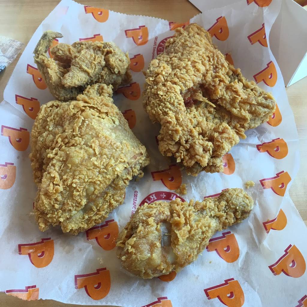 Popeyes Louisiana Kitchen | restaurant | 2800 W College Ave, Appleton, WI 54914, USA | 9202574222 OR +1 920-257-4222