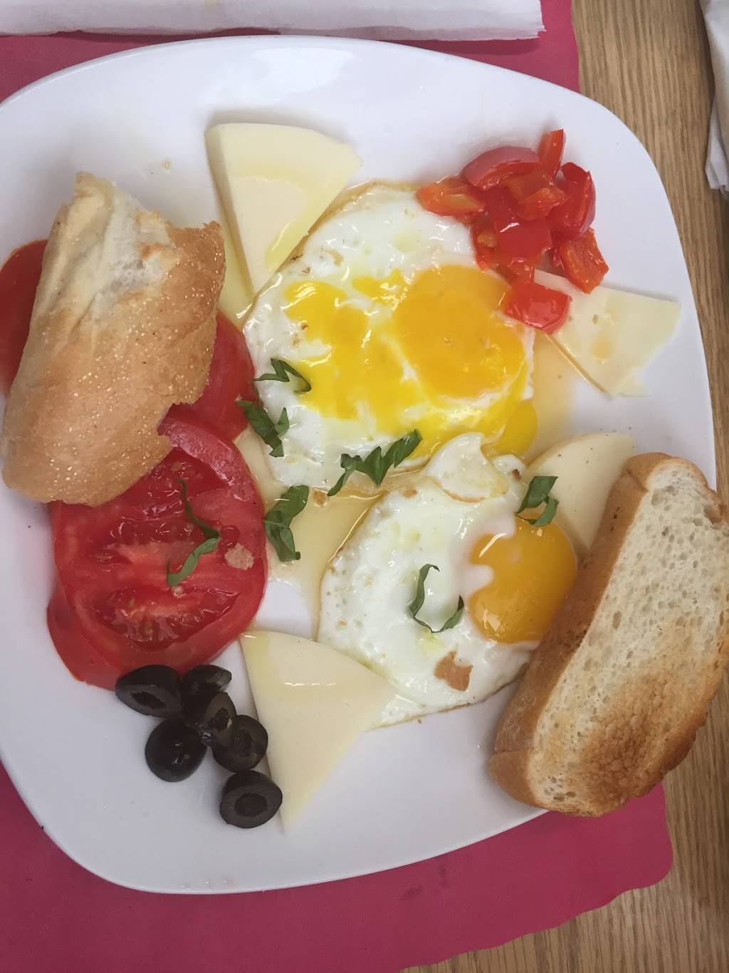 Crostini | restaurant | 201 Meadow St, Branford, CT 06405, USA | 2034881040 OR +1 203-488-1040