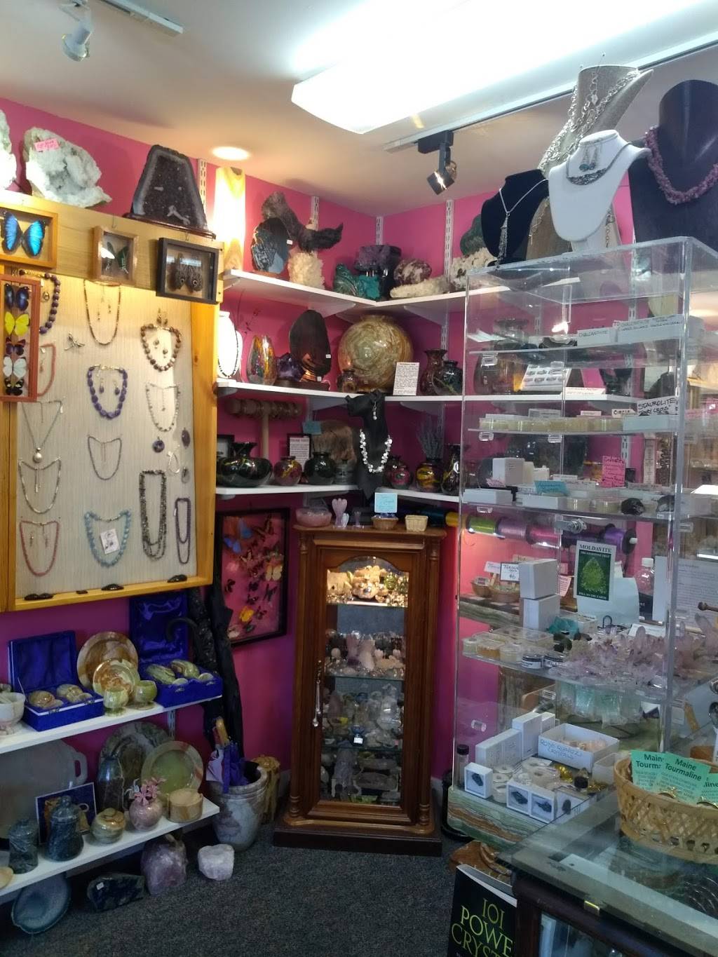 Perrys Nut House | meal takeaway | 45 Searsport Ave, Belfast, ME 04915, USA | 2073381630 OR +1 207-338-1630