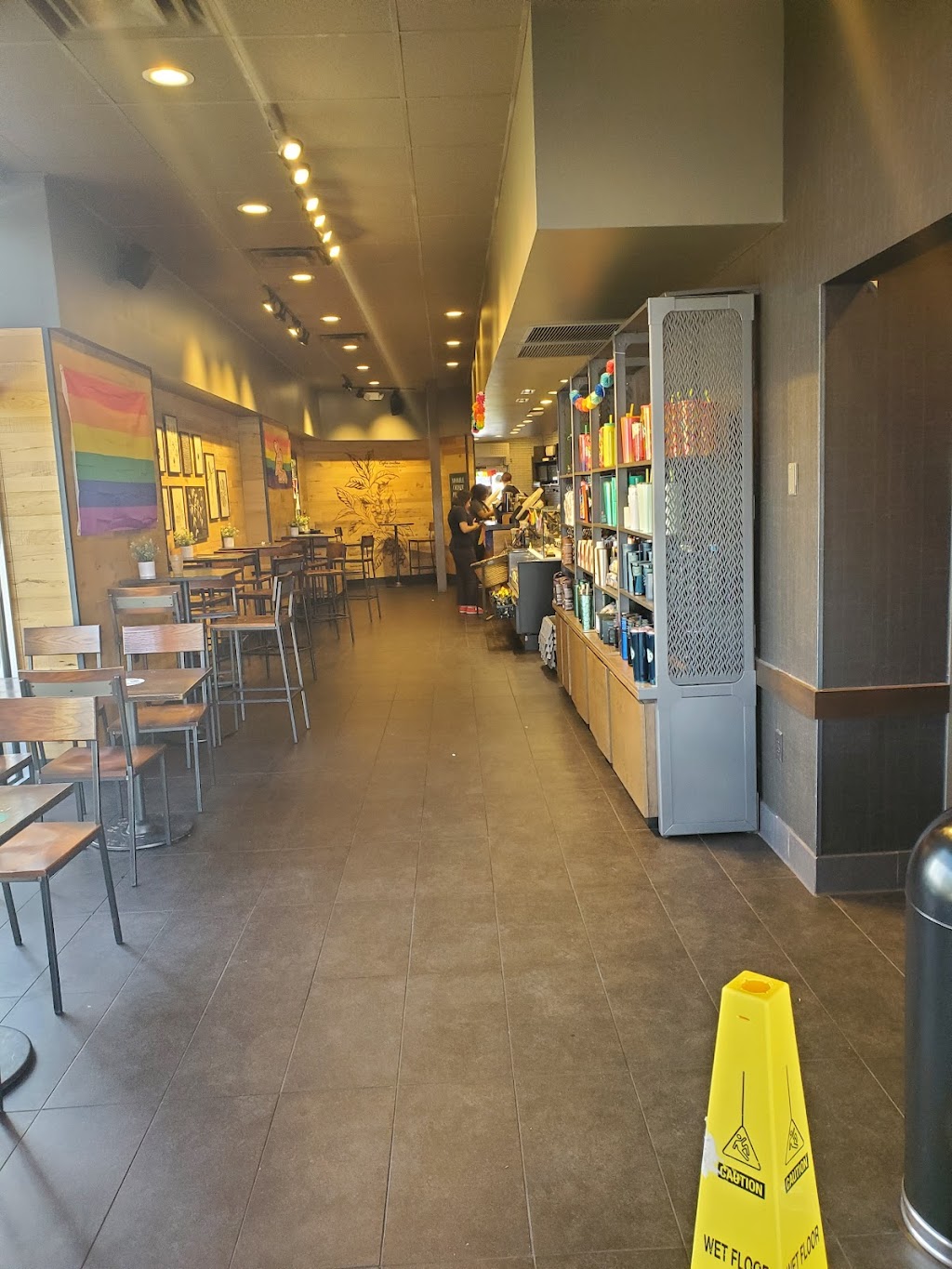 Starbucks | cafe | 1600 Rock Rd, Wichita, KS 67207, USA | 3166842703 OR +1 316-684-2703