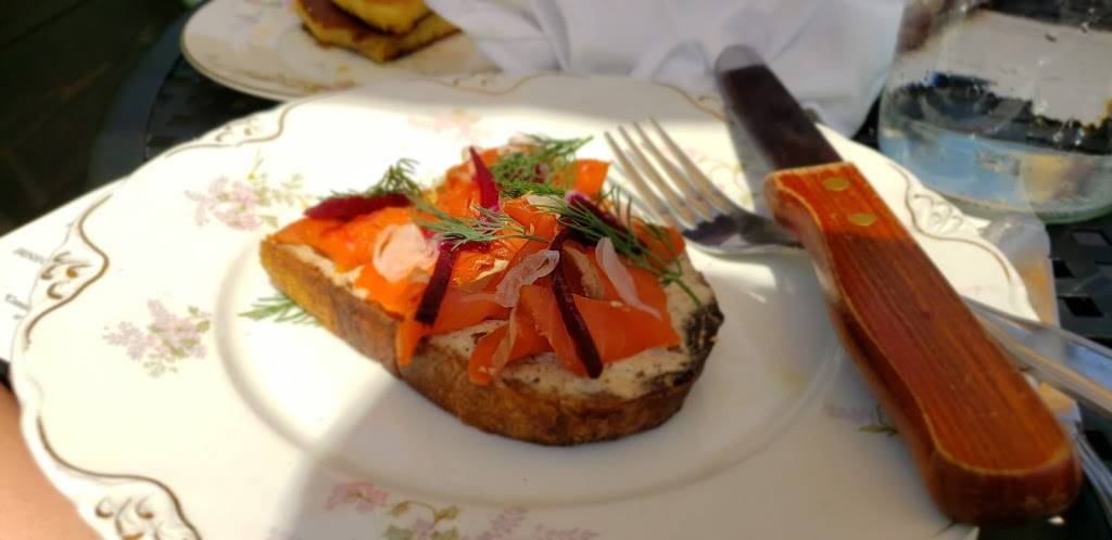 Lady of the House | restaurant | 1426 Bagley St, Detroit, MI 48216, USA | 3138180218 OR +1 313-818-0218