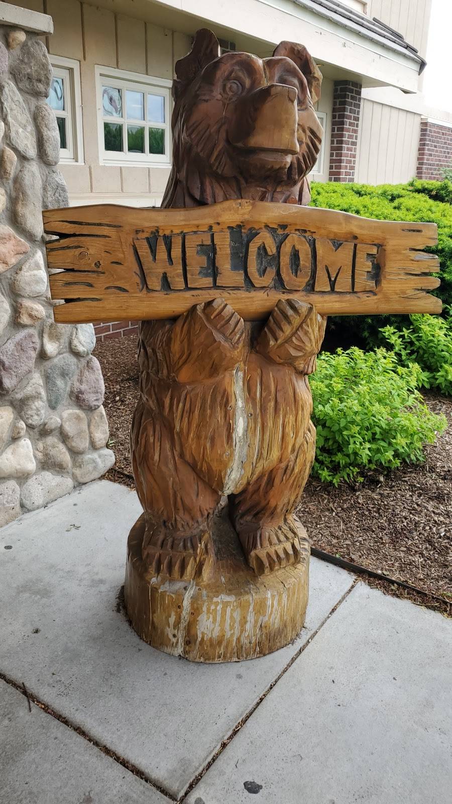 Famous Daves Bar-B-Que | restaurant | 2750 Pine Lake Rd, Lincoln, NE 68516, USA | 4024213434 OR +1 402-421-3434