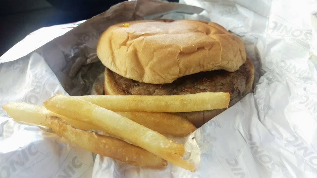 Sonic Drive-In | restaurant | 229 Carson St NW, Elk River, MN 55330, USA | 7634048284 OR +1 763-404-8284