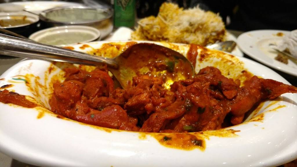 Sabri Nihari Restaurant | restaurant | 1970, 2502 W Devon Ave, Chicago, IL 60659, USA | 7734653272 OR +1 773-465-3272