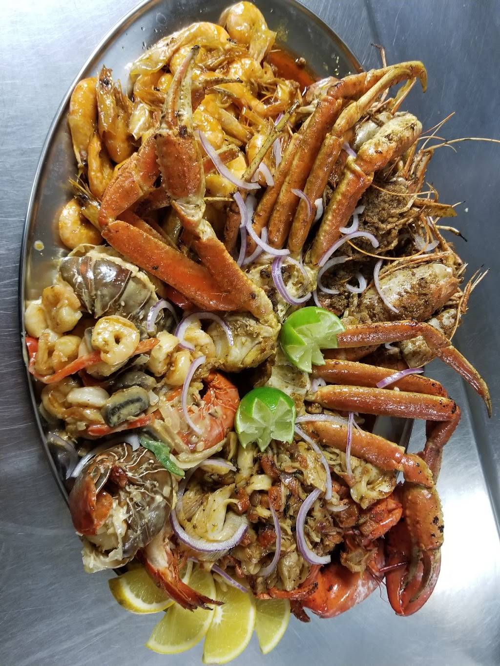 El Nuevo 7 Mares | restaurant | 600 Concord St N, South St Paul, MN 55075, USA | 6512224992 OR +1 651-222-4992