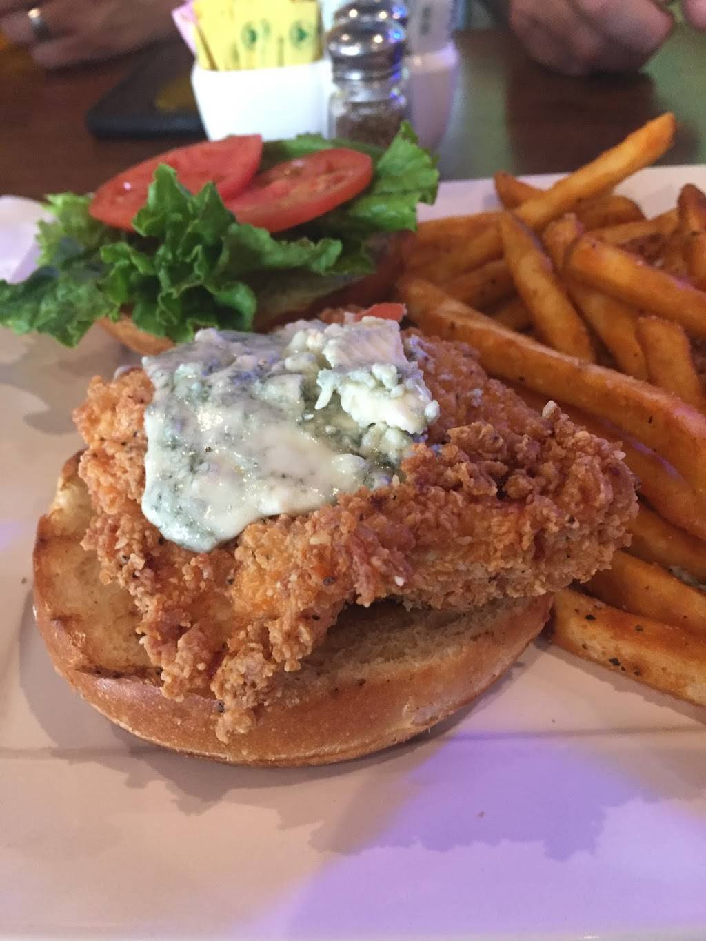 Backspin Texas Sports Bar & Grill | restaurant | 165 Hargraves Dr p100, Austin, TX 78737, USA | 5125183033 OR +1 512-518-3033