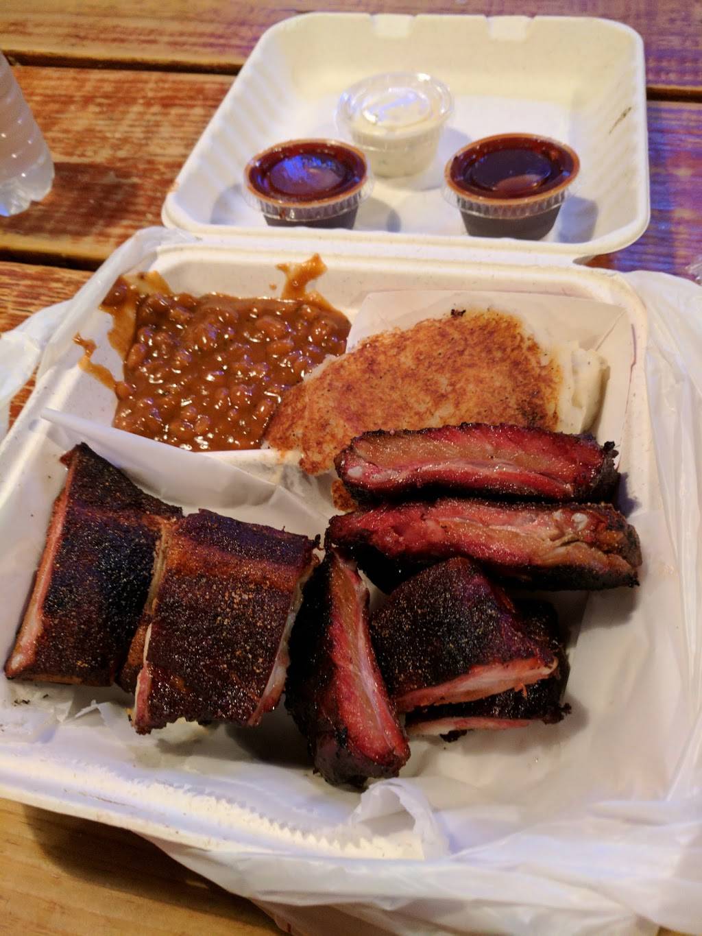 Elis Barbeque | restaurant | 133 W Elder St, Cincinnati, OH 45202, USA | 5135331957 OR +1 513-533-1957