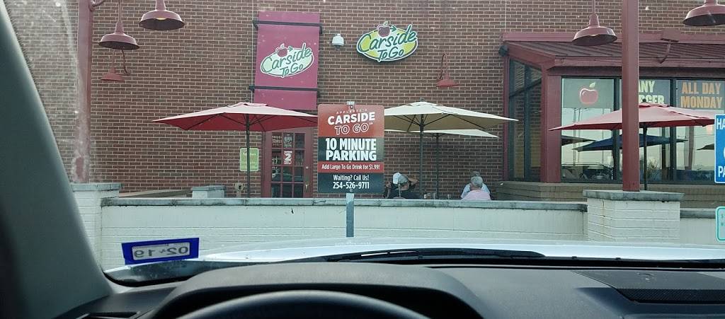 Applebees Grill + Bar | restaurant | 2700 E Central Texas Expy, Killeen, TX 76543, USA | 2545269711 OR +1 254-526-9711