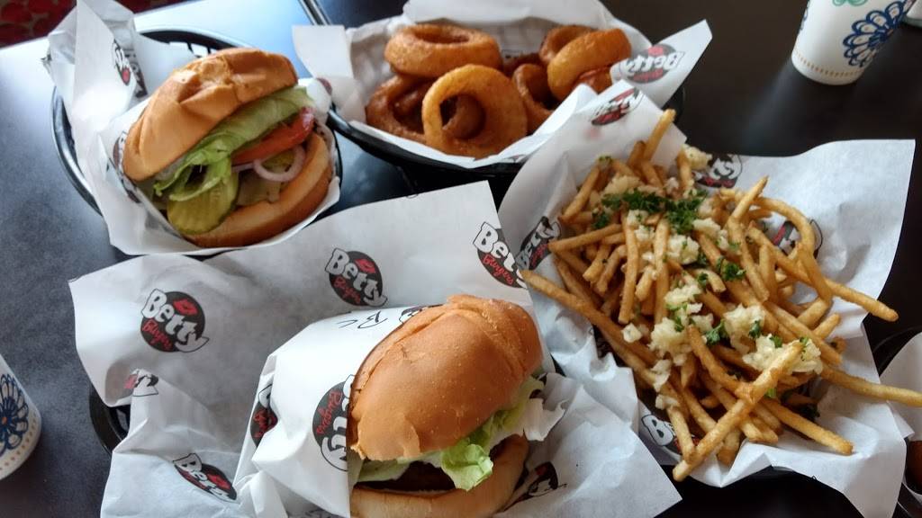 Betty Burgers | restaurant | 505 Seabright Ave, Santa Cruz, CA 95062, USA | 8314238190 OR +1 831-423-8190