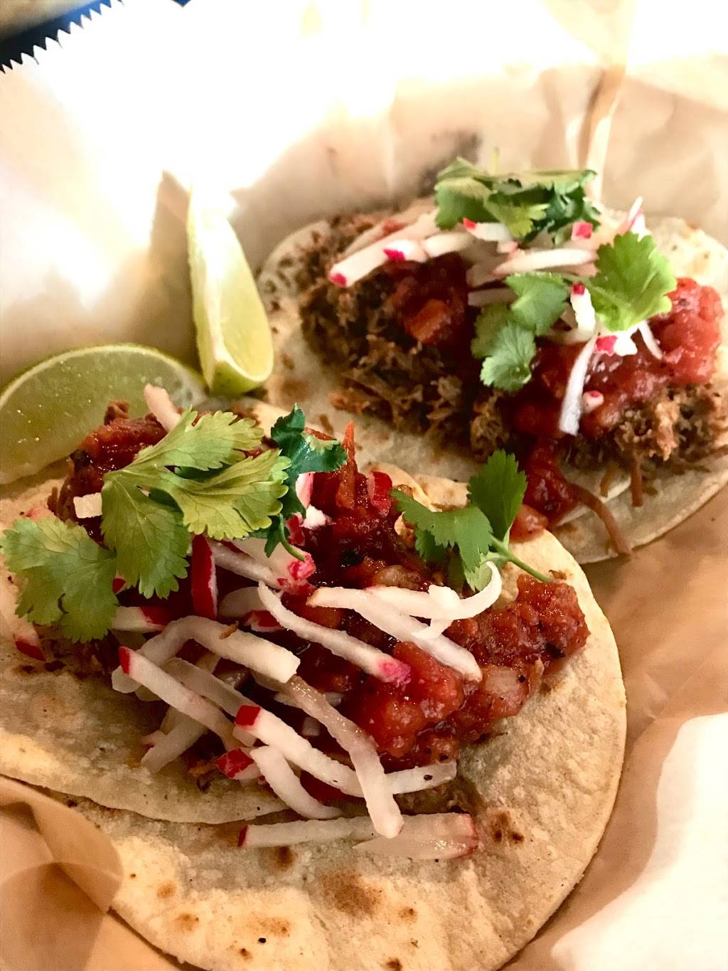 Whiskers Bar and Grill | restaurant | 1 Woodridge Rd, Glen Arbor, MI 49636, USA | 2313345215 OR +1 231-334-5215