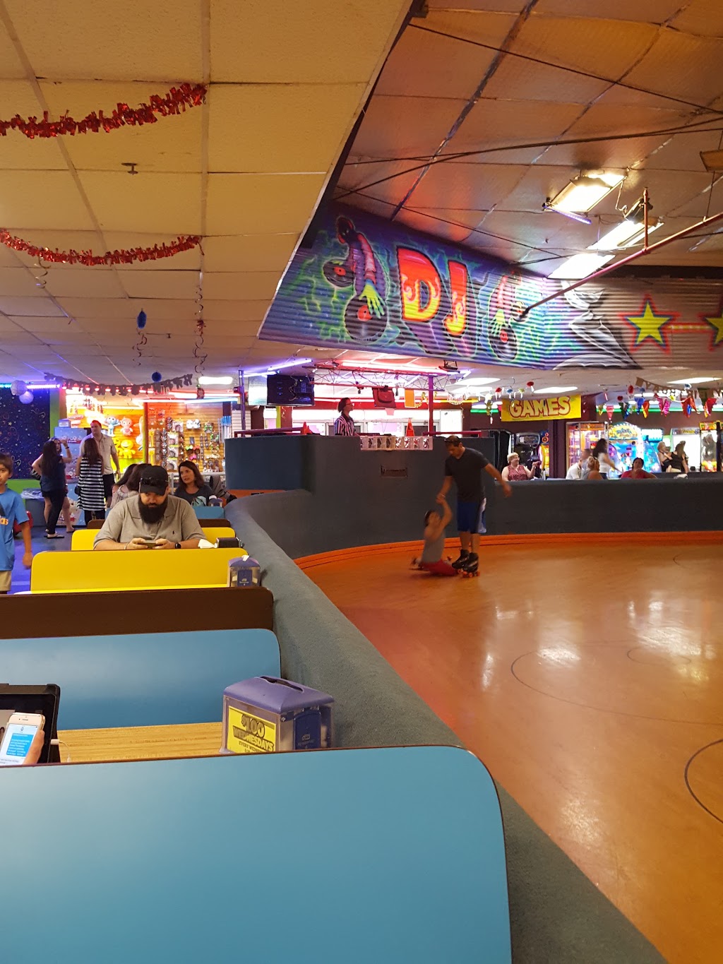 Skateworld of Tampa | cafe | 7510 Paula Dr, Tampa, FL 33615, USA | 8138847688 OR +1 813-884-7688