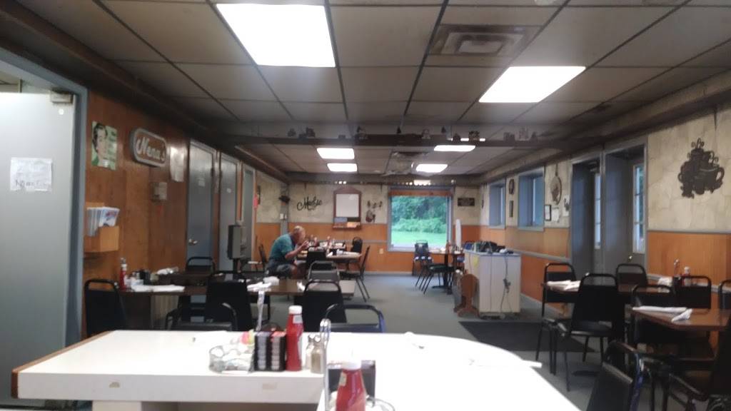 Nenas Cooper Cafe | restaurant | 7759 Douglas Ave, Kalamazoo, MI 49009, USA | 2693832960 OR +1 269-383-2960