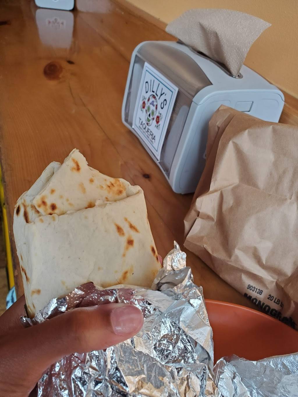 Dillys Taqueria | restaurant | 12 Circuit Ave, Oak Bluffs, MA 02557, USA | 5086879171 OR +1 508-687-9171