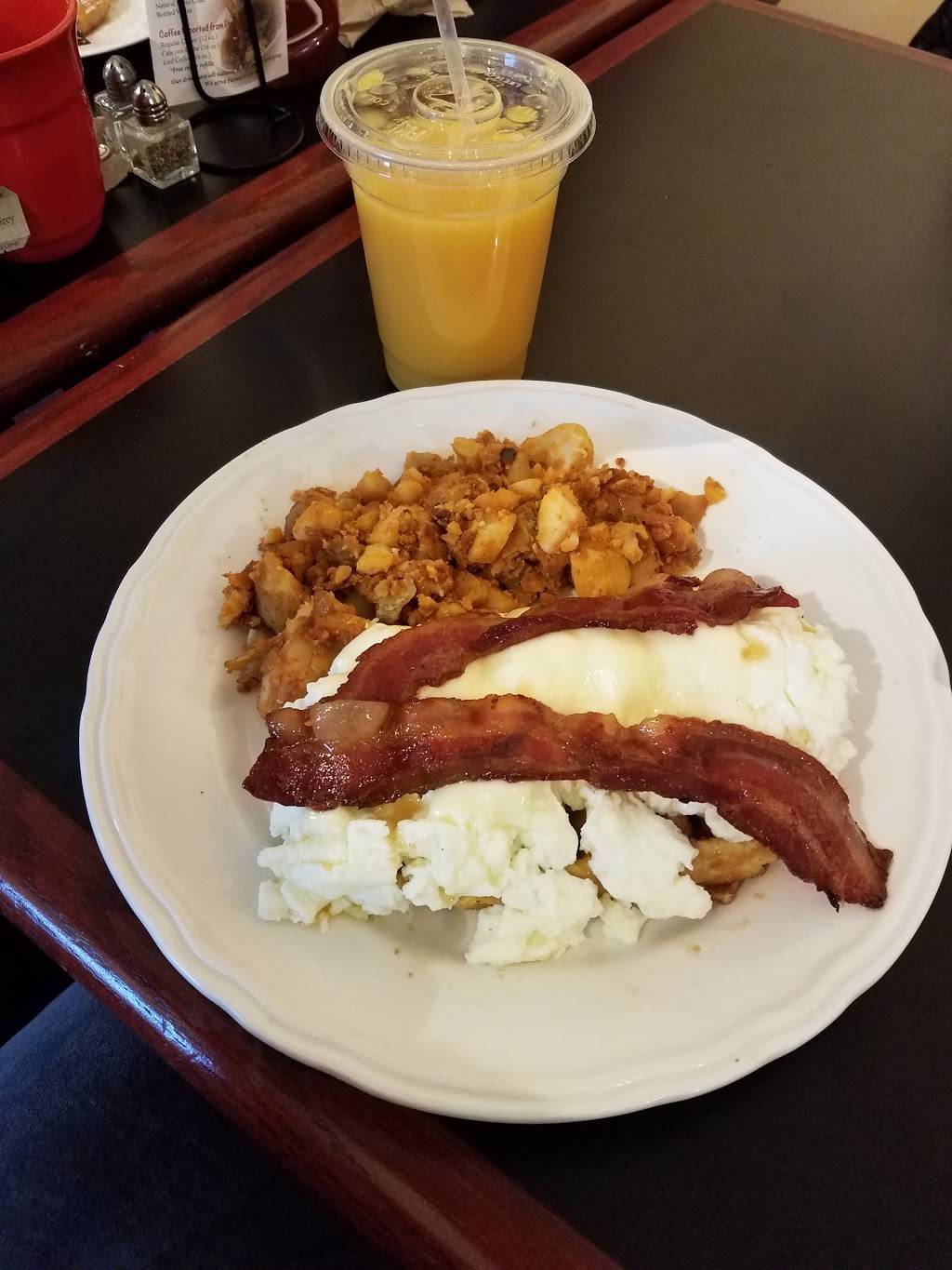 THE SLOPPY WAFFLE LLC | restaurant | 695 Park Ave, Bloomfield, CT 06002, USA | 8602166090 OR +1 860-216-6090