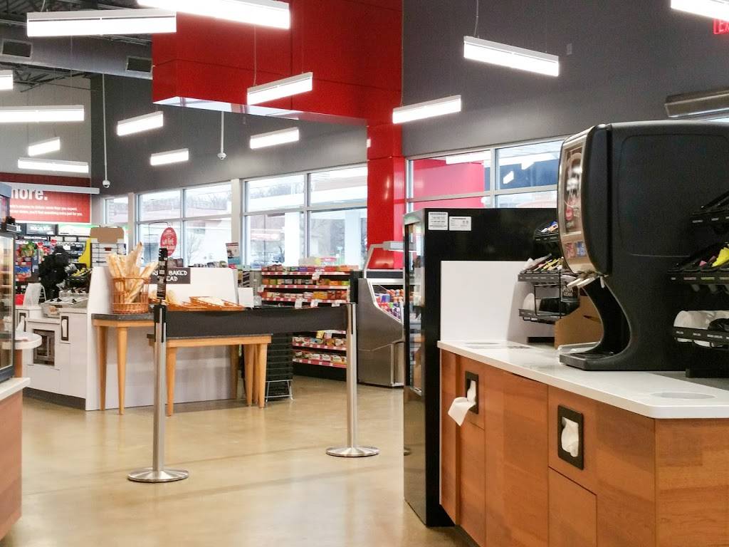 Kum & Go | meal takeaway | 731 S Riverside Dr, Iowa City, IA 52246, USA | 3193582415 OR +1 319-358-2415