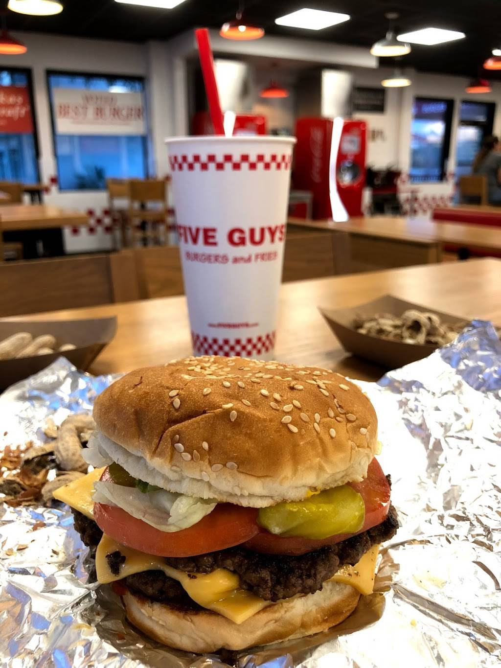 Five Guys | meal takeaway | 2641 Florida Ave S, Lakeland, FL 33803, USA | 8636865552 OR +1 863-686-5552