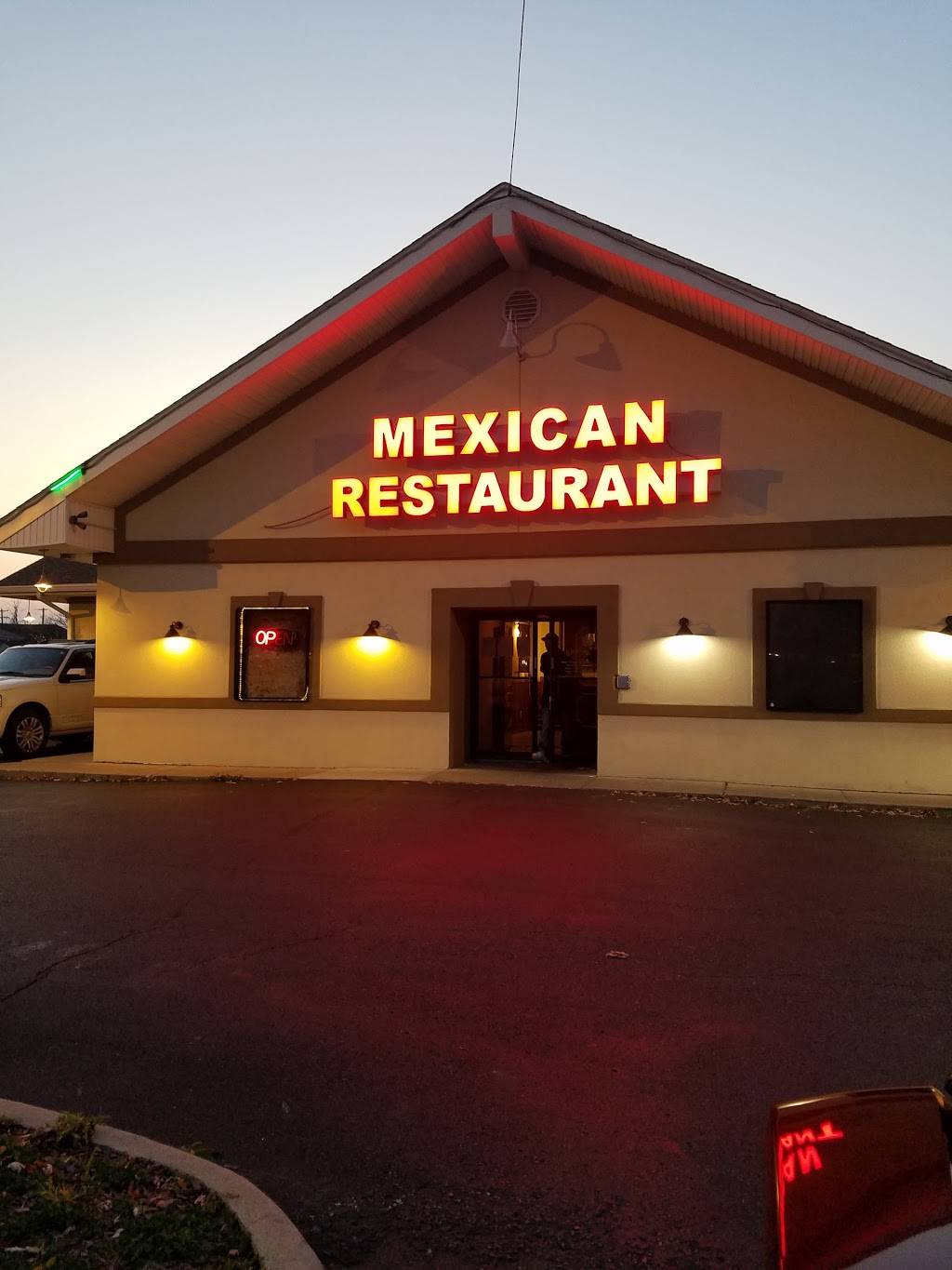 El Potrero | restaurant | 5490 Fenton Rd, Flint, MI 48507, USA | 8102378844 OR +1 810-237-8844